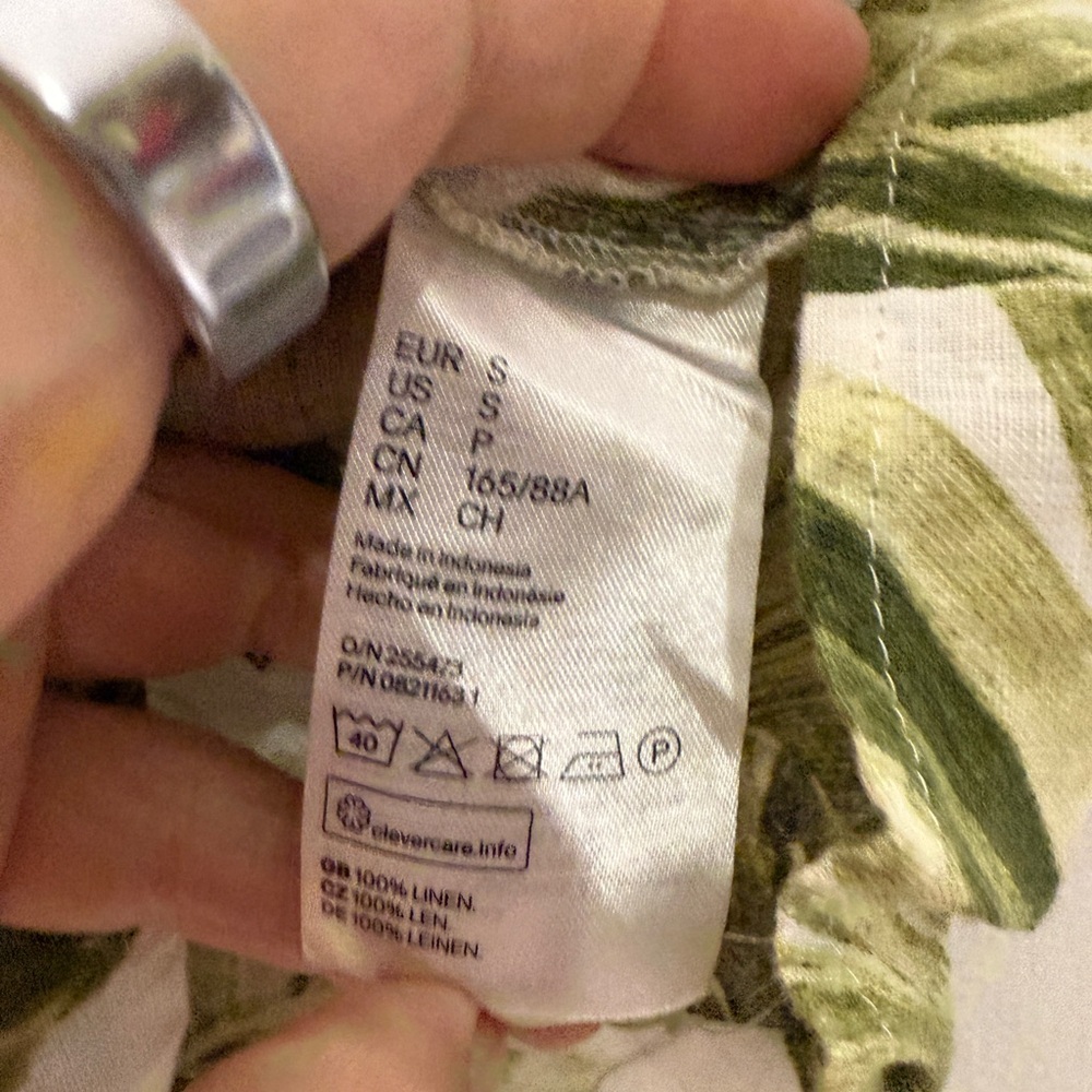 H&M 100% Linen sleeveless tropical blouse Green leaves buttons V-neck Small - Picture 6 of 6